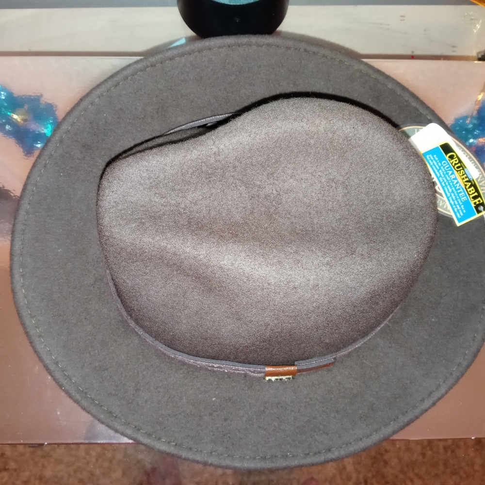 Fedora - Picture 3 of 4